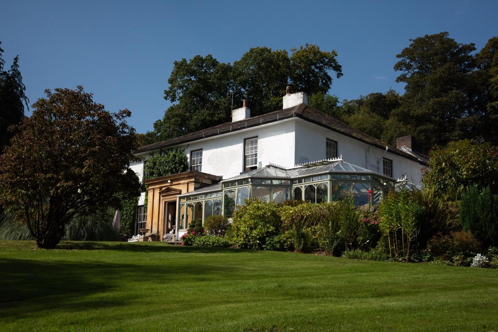Harrisons Hall Bed & Breakfast Hotel Mold Exterior photo